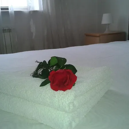 Carol University Square Apartment *