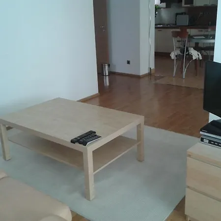 Carol University Square Apartment *